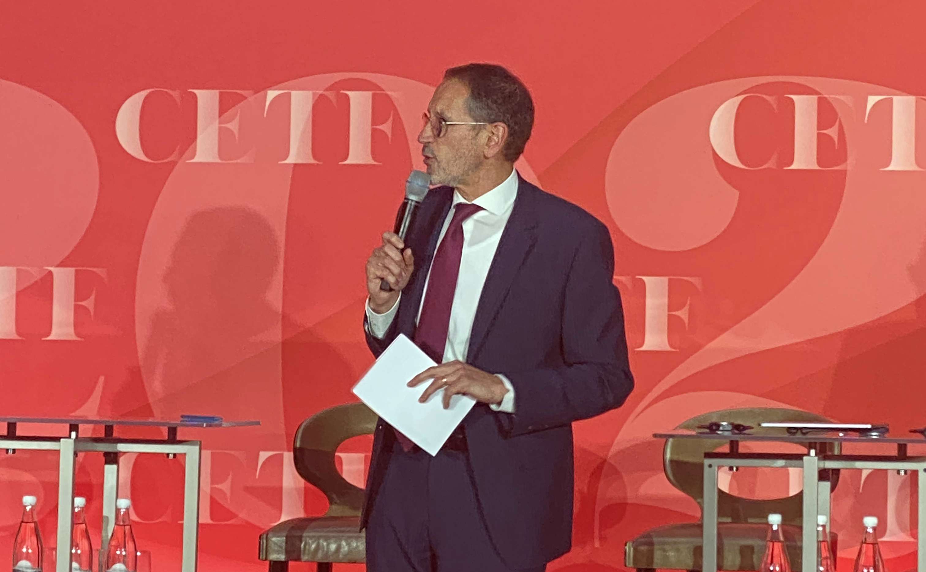 j9.com集团首席执行官 Denis Machuel.jpg